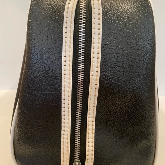 Vintage Faux Leather Black Carry On Zip Up - Picture 3 of 6
